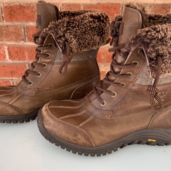 UGG Men’s Brown Leather Boots Size 10 - Picture 6 of 10